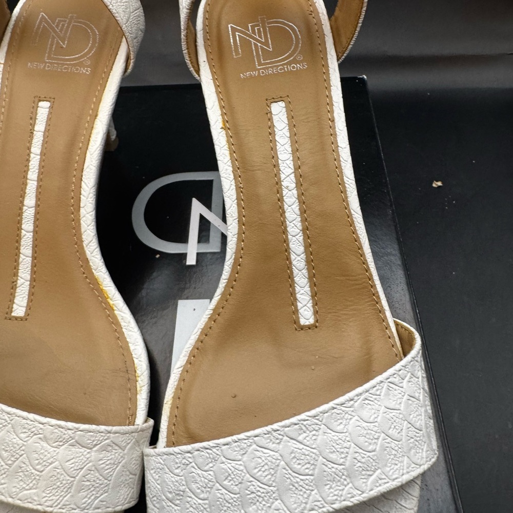 New Direction “Francine” White Open Toe Sling Back Heels Women’s Size 7  3” Heel - Picture 4 of 13
